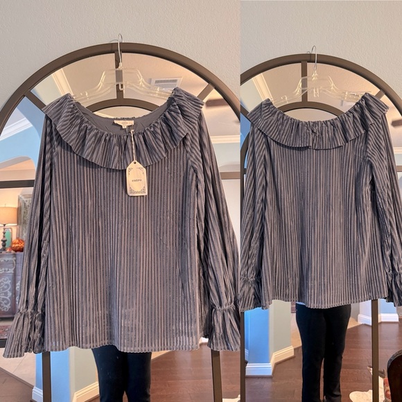 ✨ Gray Channel Velvet Ruffle Top | Size S - Picture 5 of 9